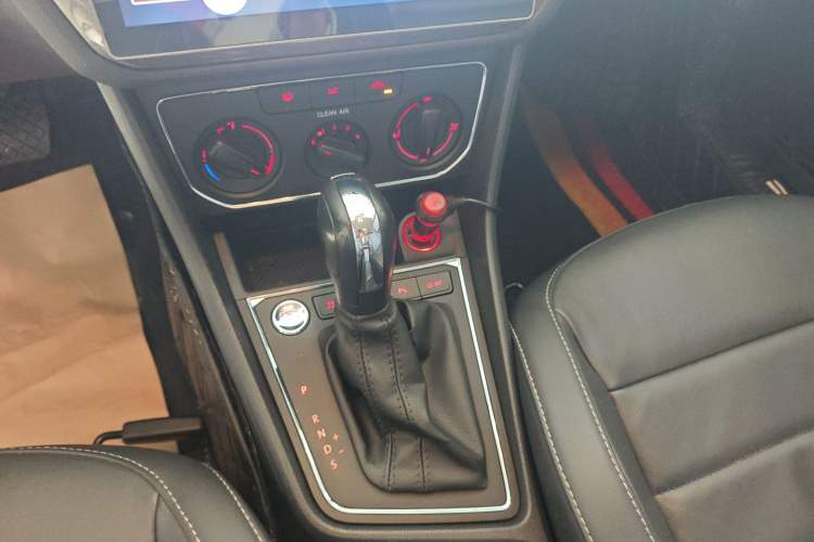 Used Volkswagen Lavida 2017 1.6L Automatic Comfort Edition
