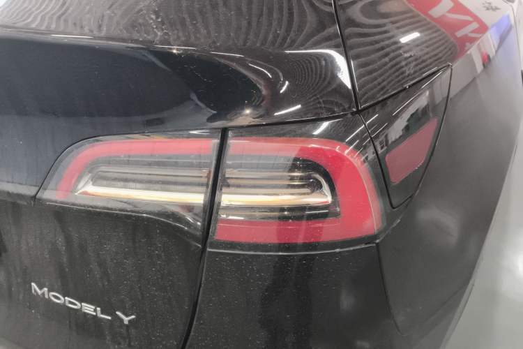 Used Tesla Model Y 2021 Long-Range All-Wheel-Drive Version 3D7
