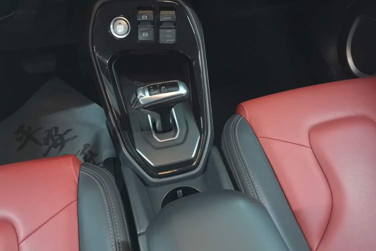 Used Haval H2s 2017 Red-Label 1.5T Dual-Clutch Elite Model
