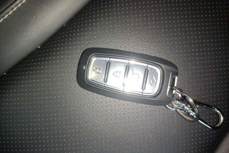 Used Venucia V 2021 260T Idol Edition
