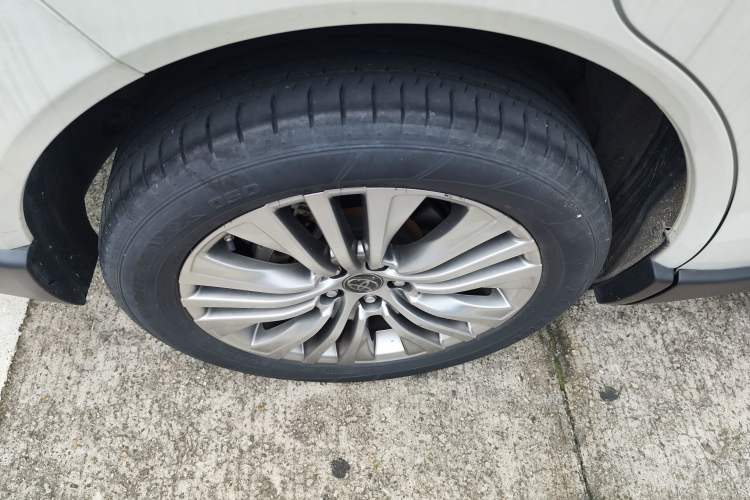 Used Toyota Harrier 2022 2.0L CVT Two-Wheel Drive Deluxe Edition
