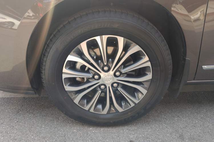 Used Buick GL8 2021 Land Cruiser Executive Class 652T Luxury Model