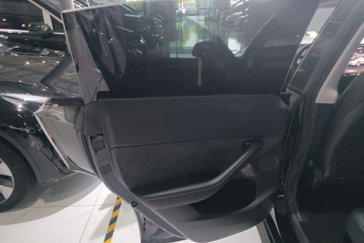 Used Tesla Model Y 2021 Standard Range Rear-Wheel Drive Version
