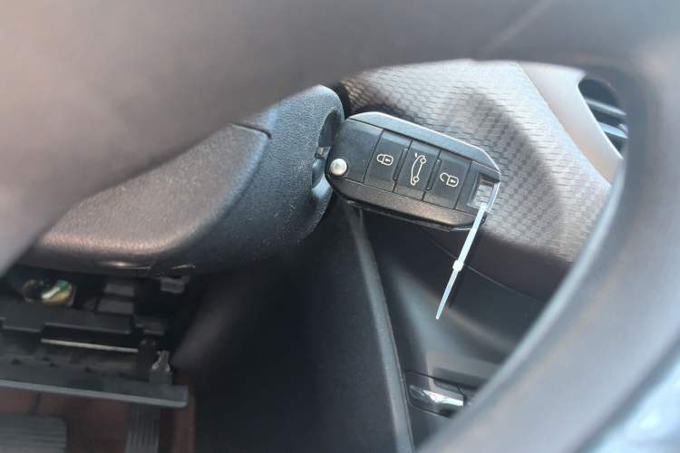 Used Peugeot 2008 2014 1.6L Automatic Fashion Edition
