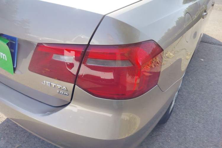 Used Volkswagen Jetta 2015 Value Edition 1.6L Manual Fashionable Style
