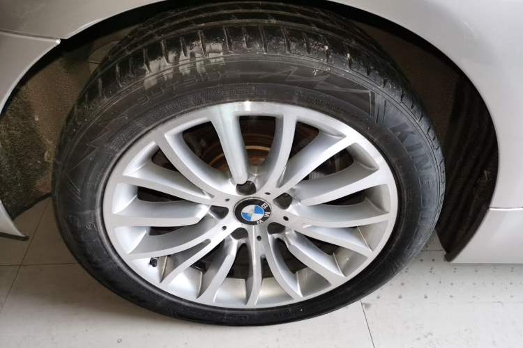 Used BMW 5 Series 2014 525Li Luxury Design Package
