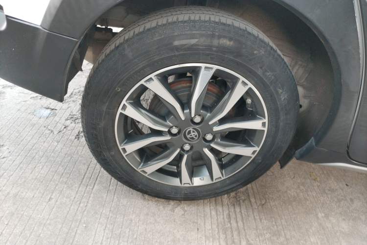 Used Toyota YARiS L 2021 X-Trail 1.5L CVT Luxury Edition