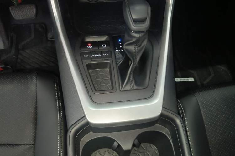 Used Toyota RAV4 2023 2.0L CVT Two-Wheel Drive Urban Edition
