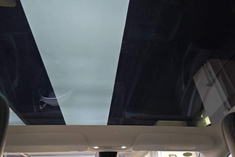 Used Tesla Model Y 2025 Rear-Wheel-Drive Version
