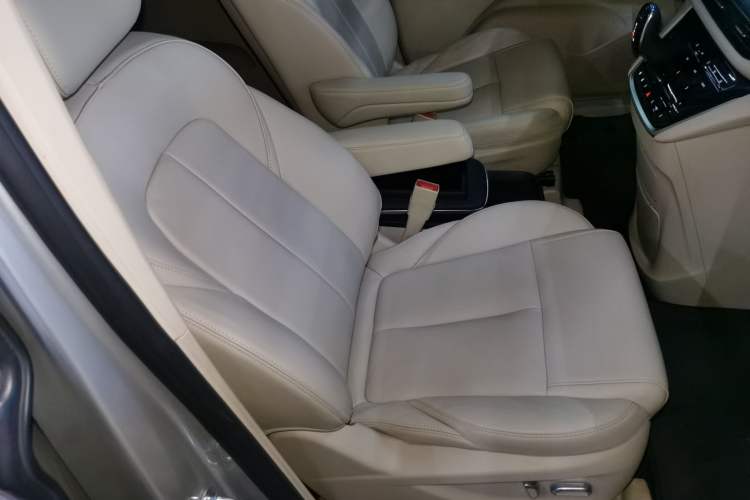 Used Buick GL8 2023 ES Lu Zun Deluxe Model
