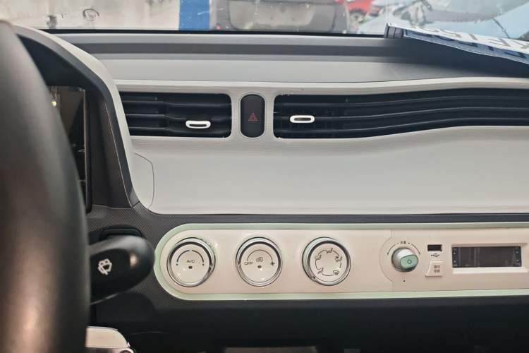 Used Wuling Hongguang MINIEV 2022 Macaron Premium Model – Lithium Ternary Battery