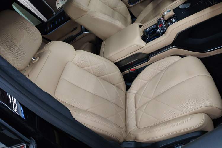 Used  Leopard 8 2025 Smart & Brave Flagship Edition 7 Seats
