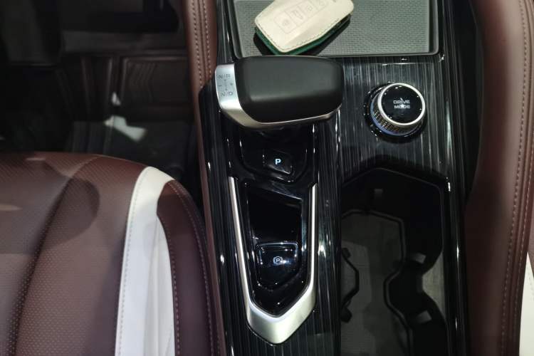 Used Geely Auto Monjaro L 2021 2.0TD DCT EVO Two-Wheel Drive Smart Luxury Version
