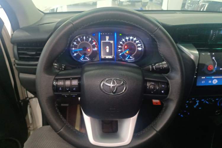 Used Toyota Fortuner 2016 2.7L Middle East Version
