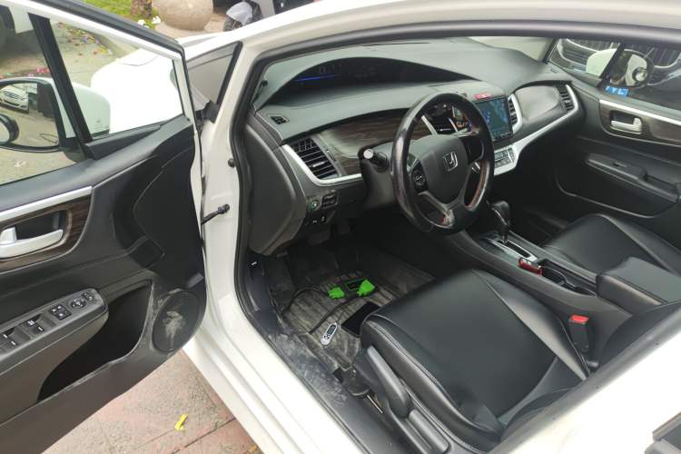 Used Honda Jade 2017 1.8L automatic Comfort version 5 seats
