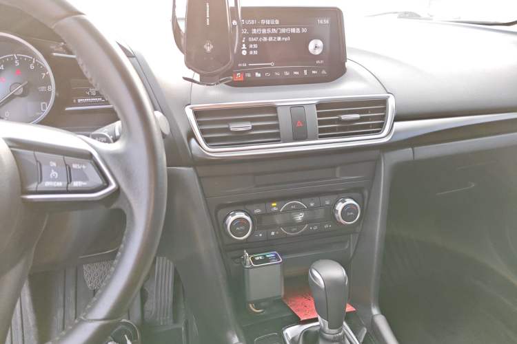 Used Mazda Mazda 3 Axela 2017 Hatchback 2.0L Automatic Sport Model China VI Standard