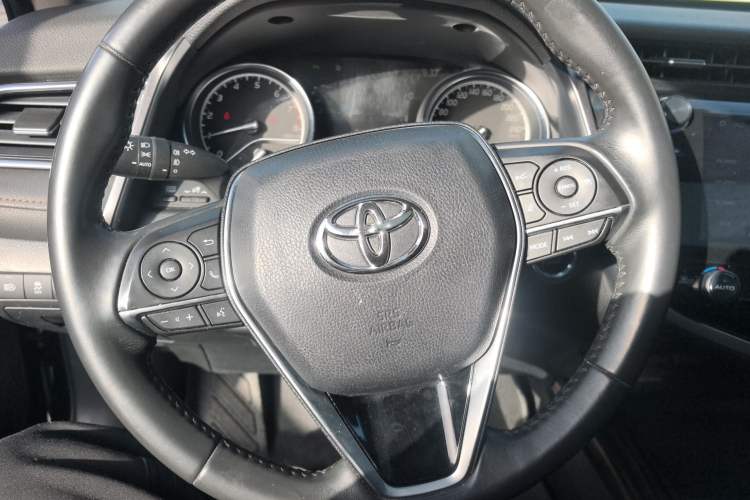 Used Toyota Camry 2019 Revised Version 2.0G Luxury Edition
