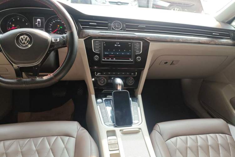 Used Volkswagen Magotan 2017 380TSI DSG Luxury Model