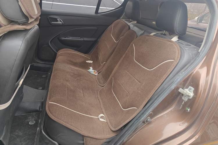 Used Baojun 610 2014 CROSS 1.5L Manual Comfort Model