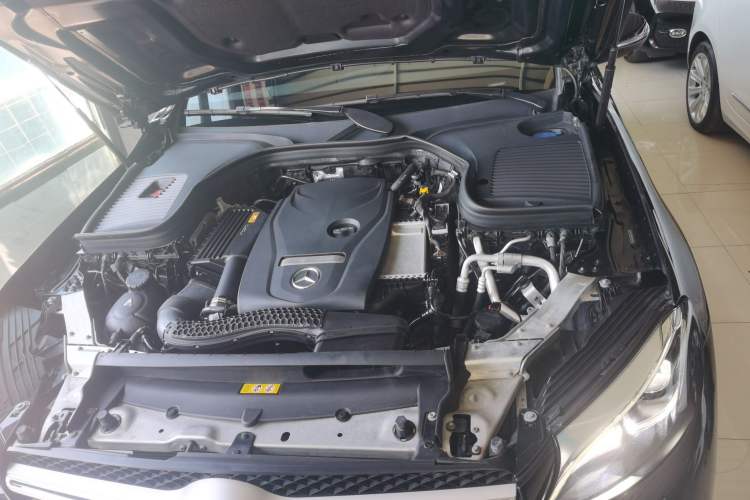 Used Mercedes-Benz GLC 2018 Facelift GLC 260 4MATIC Luxury Edition
