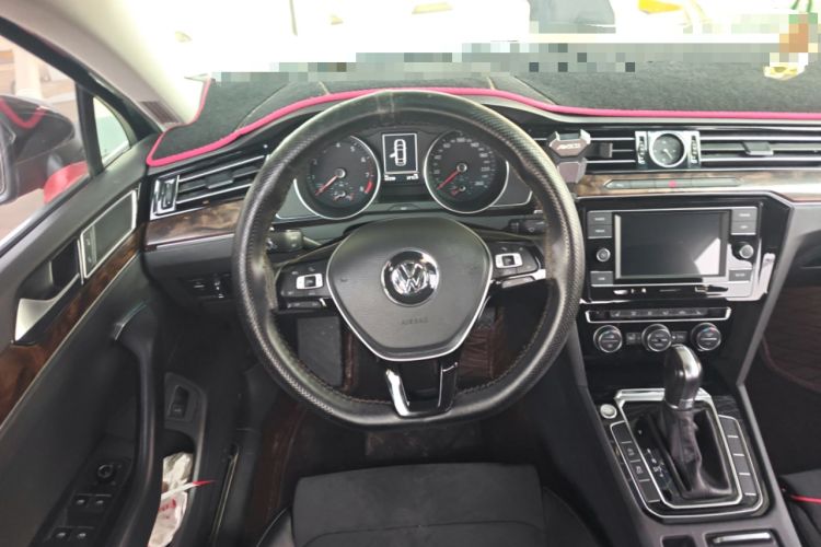Used Volkswagen Magotan 2018 330TSI DSG Luxury Model
