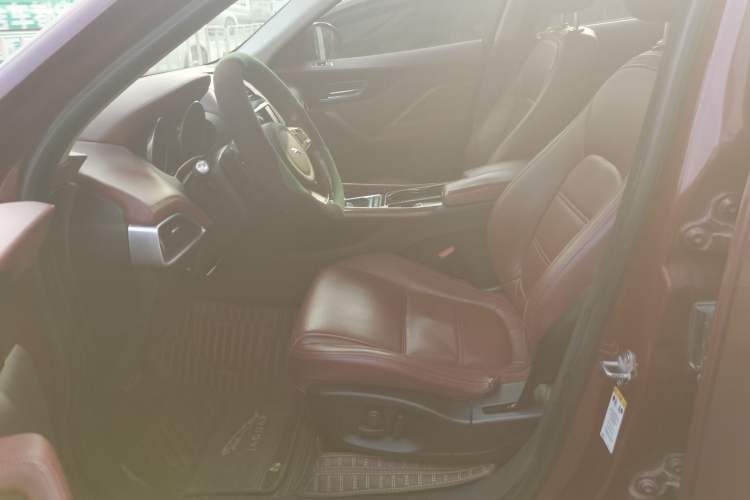 Used Jaguar F-PACE 2016 2.0T Two-Wheel Drive Urban Luxury Edition
