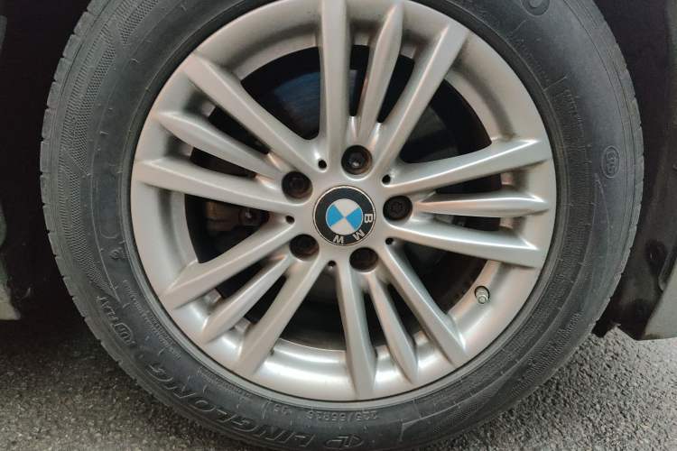 Used BMW 3 Series 2015 320Li Luxury Edition Fashion Model
