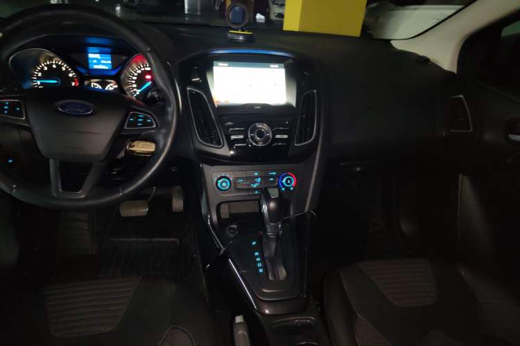 Used Ford Focus 2018 Sedan Classic 1.6L Automatic Trendy SmartDrive Edition
