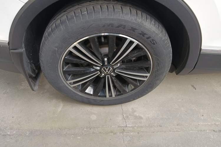 Used Volkswagen Tiguan L 2021 330TSI Automatic Two-Wheel Drive Smart Edition
