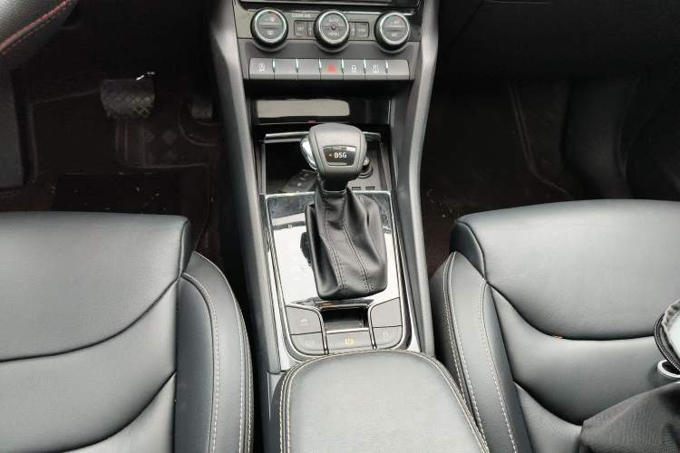 Used Skoda Kodiaq 2018 Facelifted TSI330 5-Seater Two-Wheel-Drive Luxury Enjoyment Edition
