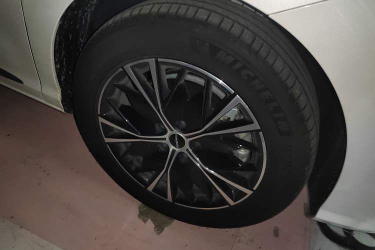 Used Roewe iMAX8 2023 400TGI Comfort Edition