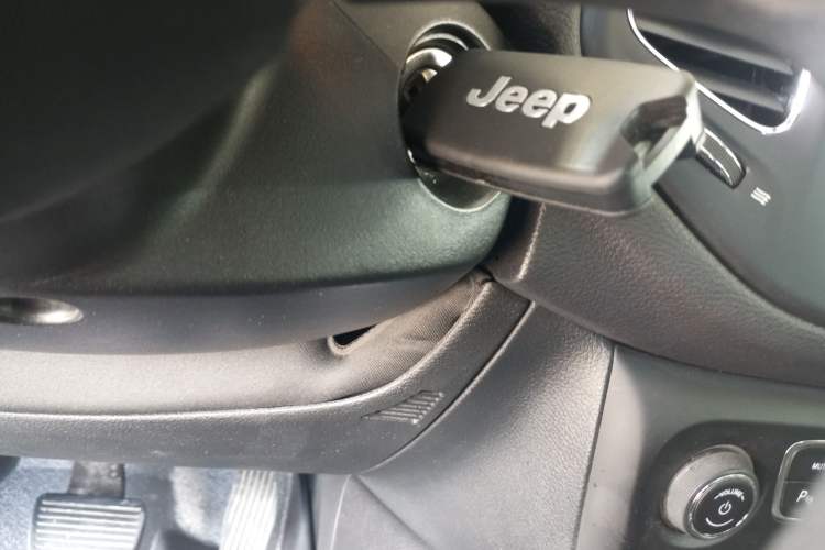 Used  Compass 2017 200T Automatic Enjoyment Version
