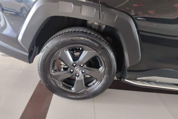 Used Toyota RAV4 2022 2.0L CVT 4x4 Style Plus Edition