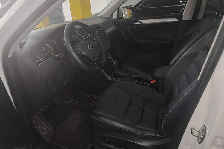 Used Volkswagen Tiguan L 2019 Revised 330TSI Automatic Two-Wheel Drive Smart & Luxury Edition China VI Standard
