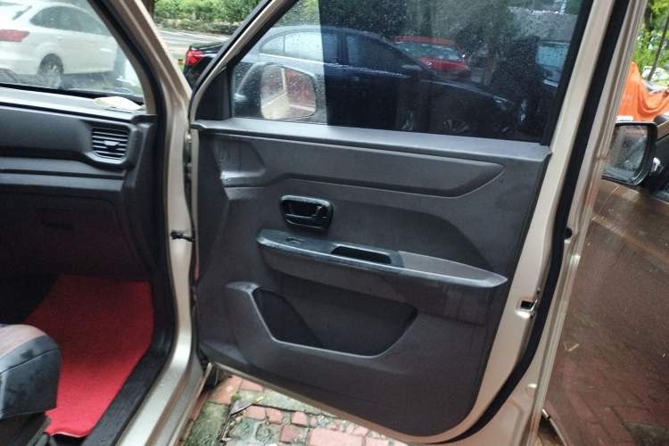 Used Wuling Hongguang V 2022 1.5L Jingqu Version Hydraulic Power Steering LAR