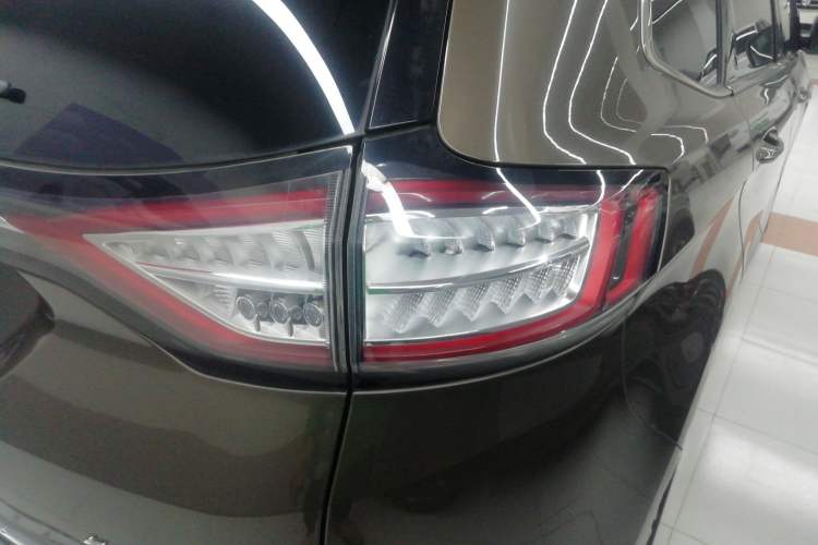 Used Ford Edge 2018 EcoBoost 245 Two-Wheel-Drive Titanium 7-Seater China V Standard
