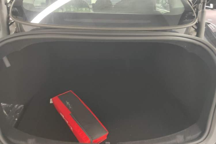 Used Tesla Model 3 2023 Long-Range All-Wheel-Drive Version
