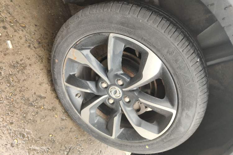 Used Dongfeng Aeolus AX4 2018 1.6L DCT Trendy & Stylish Model with Sunroof