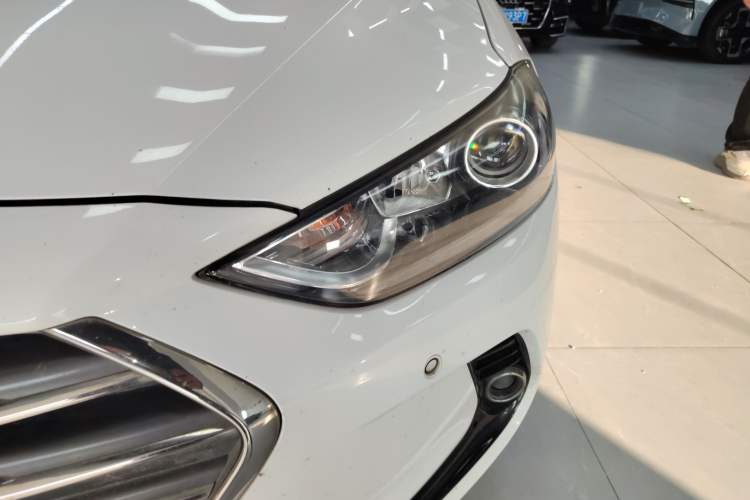 Used Hyundai Elantra 2016 1.6L Automatic ZhiXuan · Luxury Version
