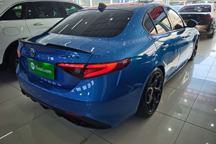 Used Alfa Romeo Giulia 2022 2.0T 280HP Veloce Track Edition
