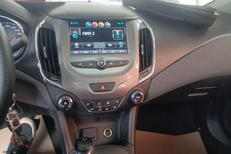 Used Chevrolet Cruze 2018 320 Automatic Pioneer Sunroof Edition
