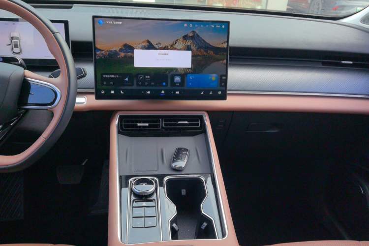 Used Chery Tiggo 8 L 2024 2.0T Two-Wheel Drive Prestige Version 5 Seats