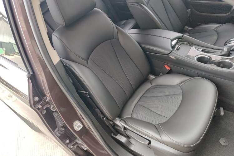 Used Buick Envision 2018 20T Two-Wheel-Drive Leading Model