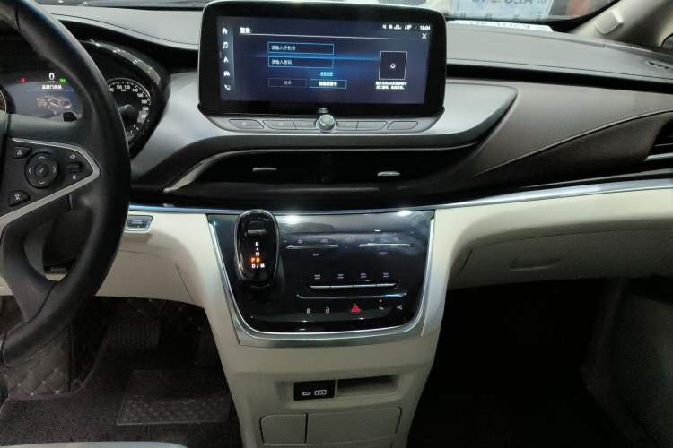 Used Buick GL8 2021 Land Cruiser Executive 652T Premium Model
