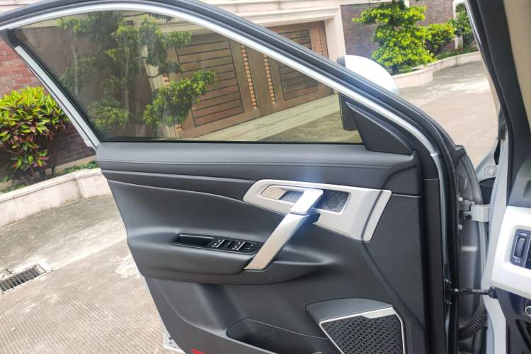 Used Geely Auto Emgrand X7 Sport 2016 1.8TD Automatic Smart Connectivity Version
