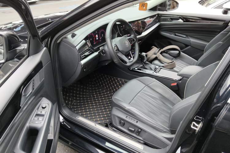 Used Volkswagen Passat 2023 330TSI Prestige Edition