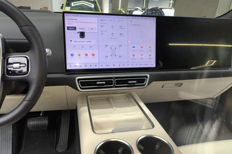 Used Li Auto L8 2025 Ultra Smart Refreshed Edition
