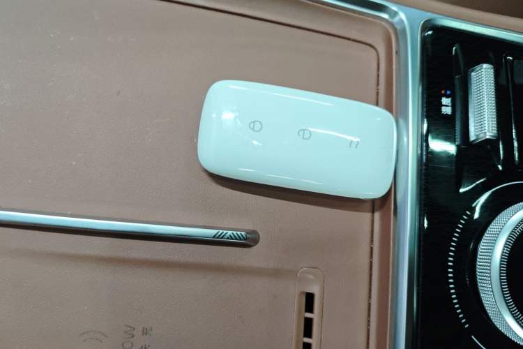 Used  L6 2025 EM-i 140km Starship Edition