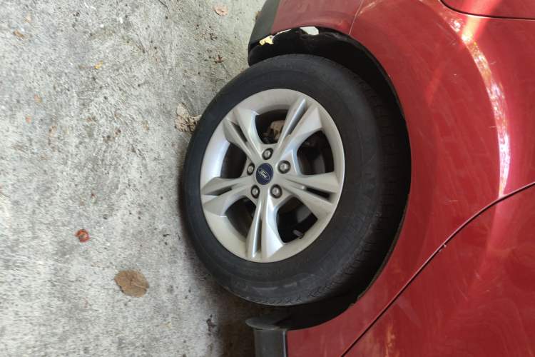 Used Ford Focus 2012 Hatchback 1.6L Automatic Fashion Edition
