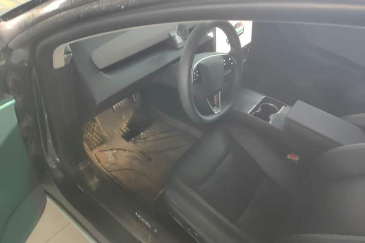 Used Tesla Model 3 2023 Rear-Wheel-Drive Version
